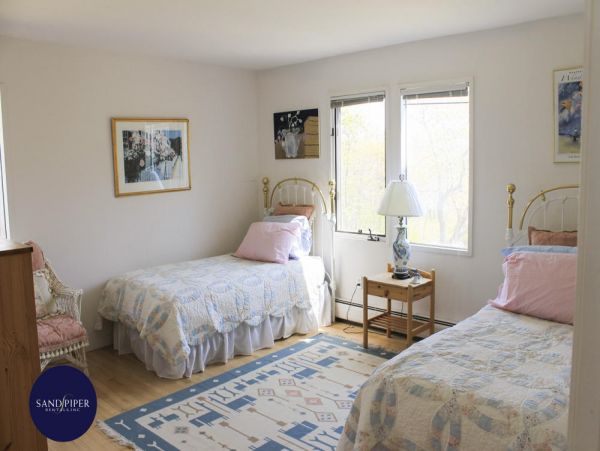 Cape Cod Home 994836