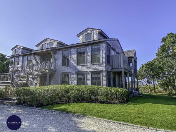 Cape Cod Home 994837