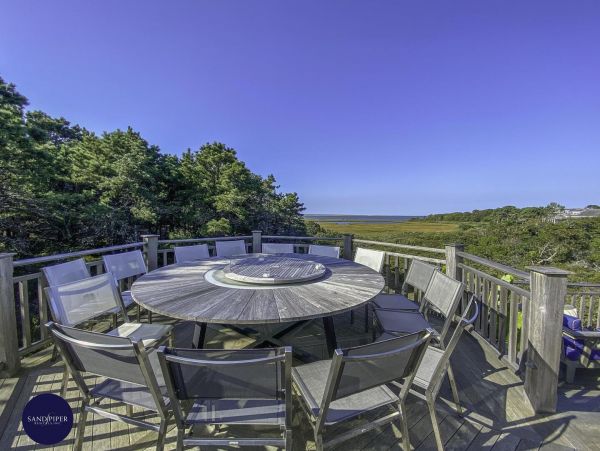 Cape Cod Home 994837