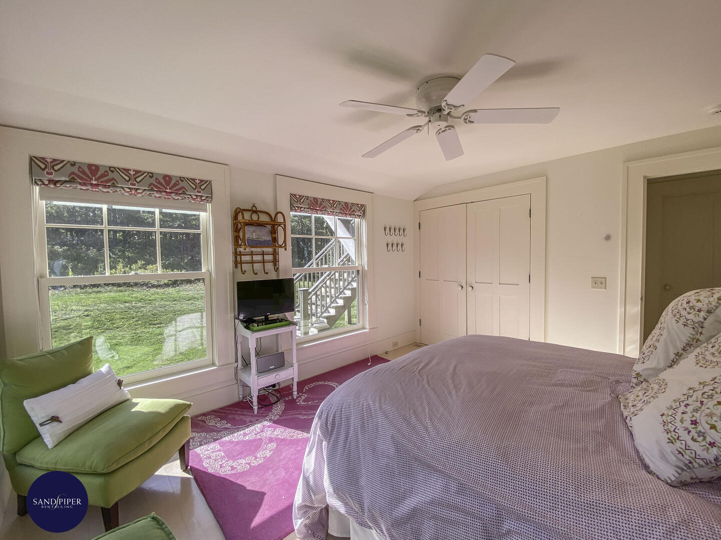 Cape Cod Home 994837
