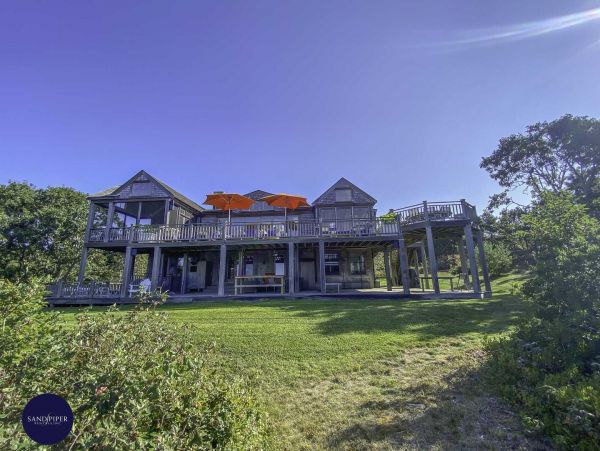 Cape Cod Home 994837