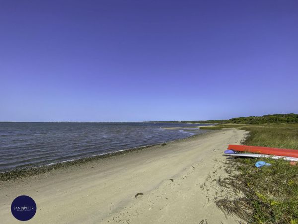 Cape Cod Home 994837