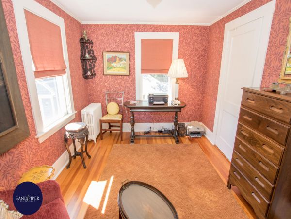 Cape Cod Home 994838