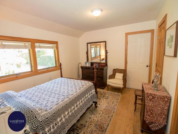 Cape Cod Home 994838