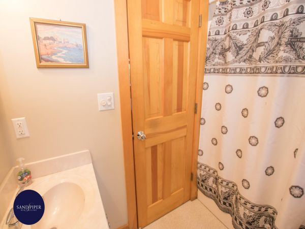 Cape Cod Home 994838
