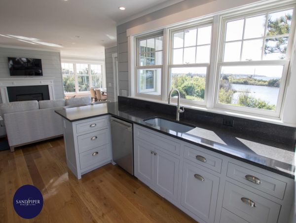 Cape Cod Home 994839