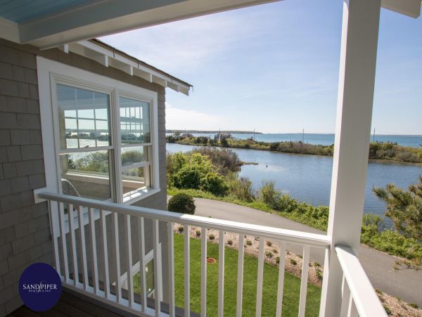 Cape Cod Home 994839