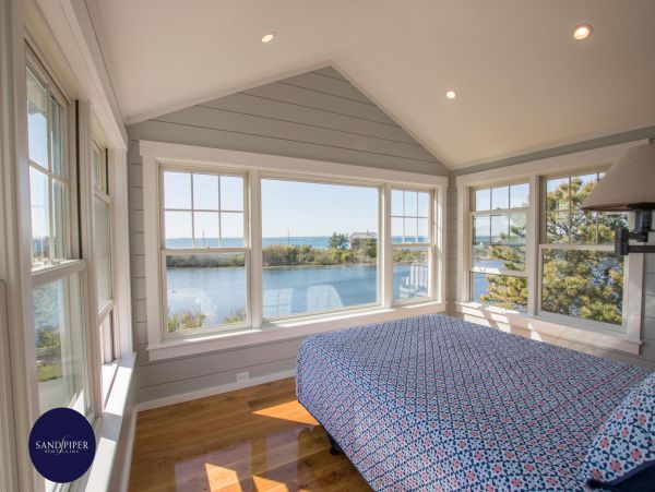 Cape Cod Home 994839