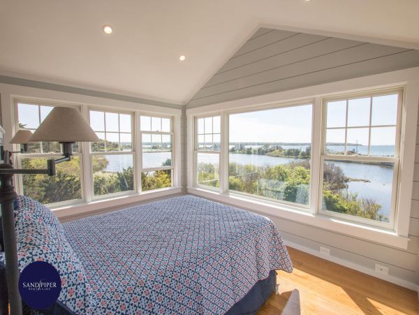 Cape Cod Home 994839
