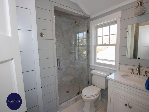 Cape Cod Home 994839