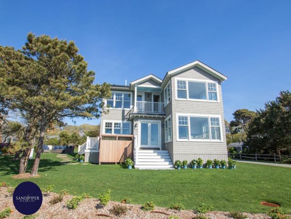 Cape Cod Home 994839