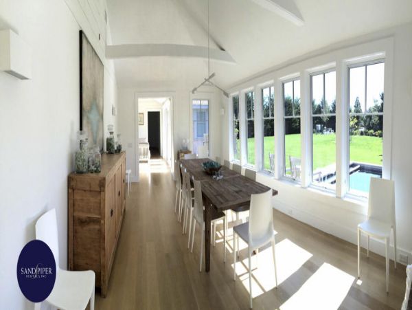 Cape Cod Home 994840
