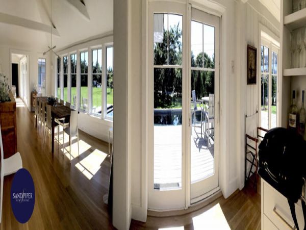Cape Cod Home 994840