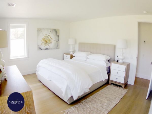 Cape Cod Home 994840
