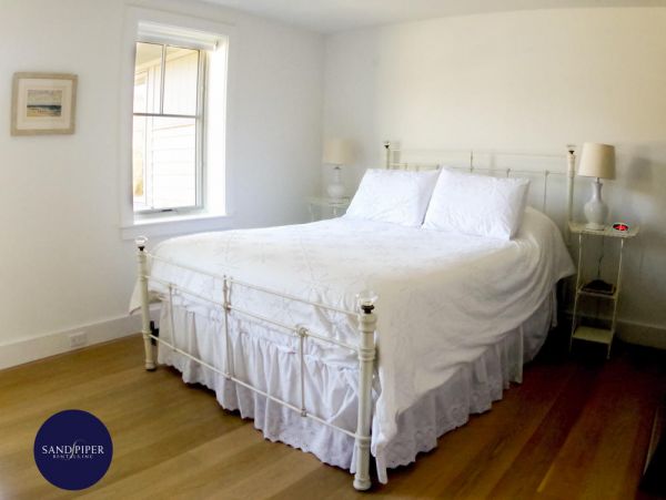 Cape Cod Home 994840
