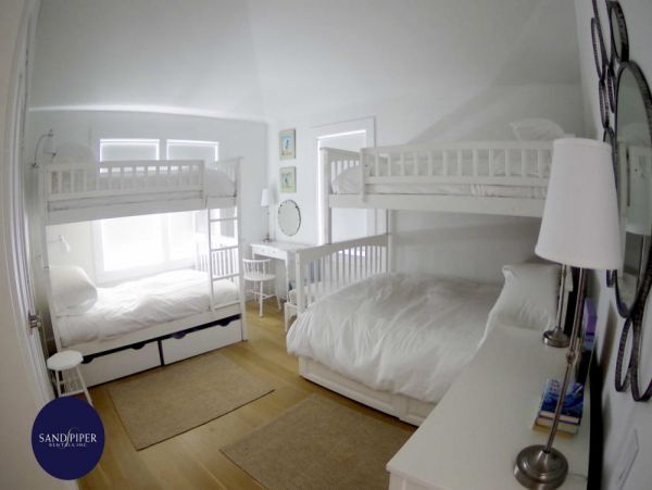 Cape Cod Home 994840