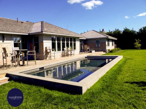 Cape Cod Home 994840