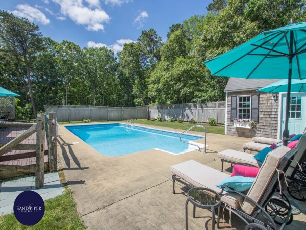 Cape Cod Home 994842