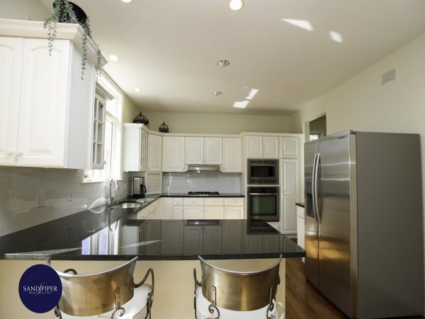 Cape Cod Home 994842