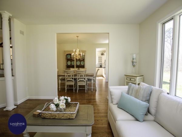 Cape Cod Home 994842
