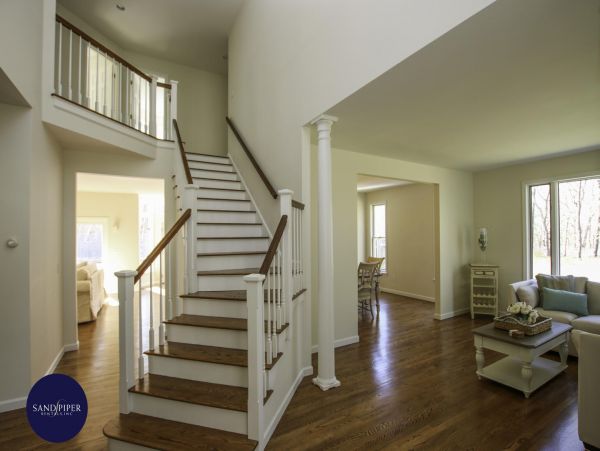 Cape Cod Home 994842