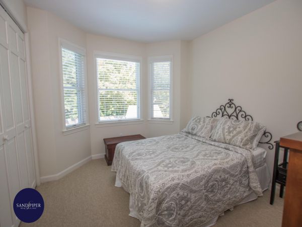 Cape Cod Home 994842