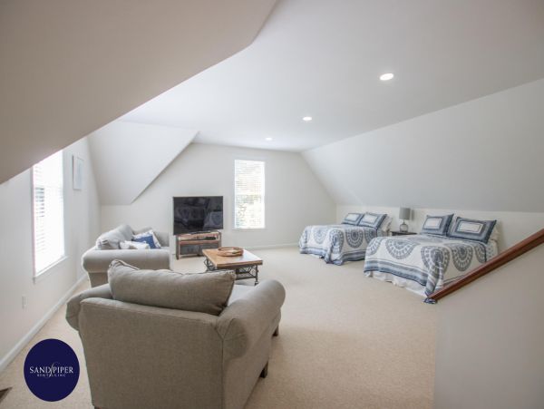 Cape Cod Home 994842