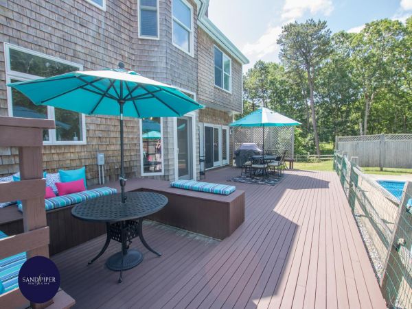 Cape Cod Home 994842