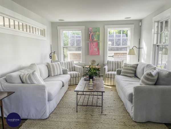 Cape Cod Home 994843