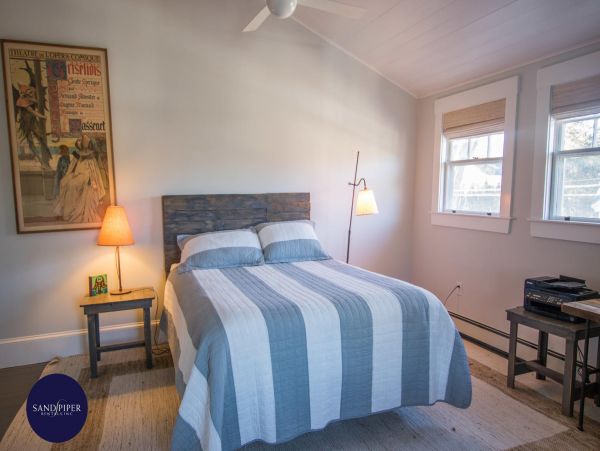 Cape Cod Home 994843