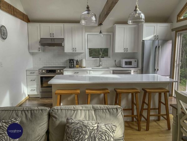 Cape Cod Home 994845