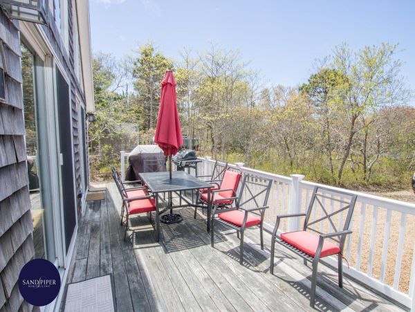 Cape Cod Home 994845