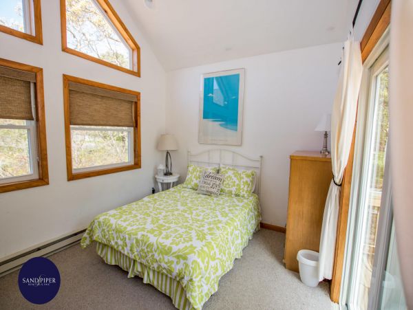 Cape Cod Home 994845