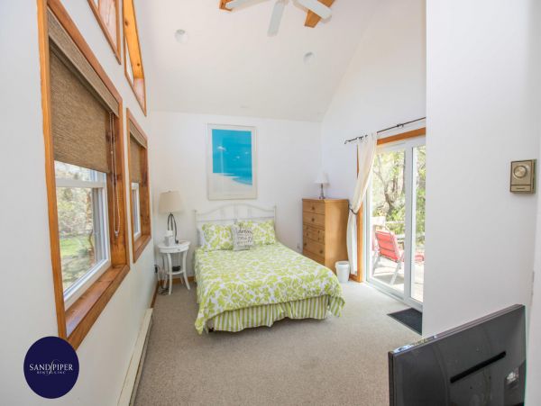 Cape Cod Home 994845