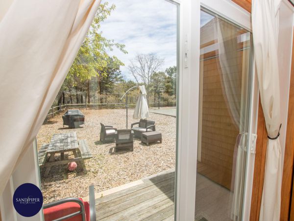 Cape Cod Home 994845