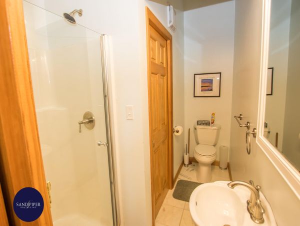 Cape Cod Home 994845