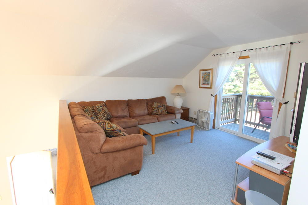 Cape Cod Home 994845