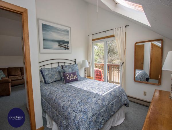 Cape Cod Home 994845