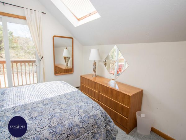 Cape Cod Home 994845