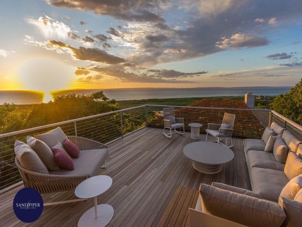 Cape Cod Home 994846
