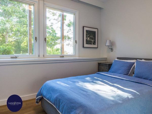 Cape Cod Home 994846