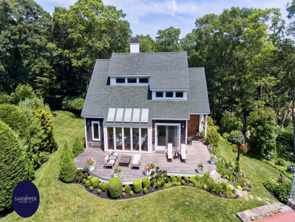 Cape Cod Home 994848