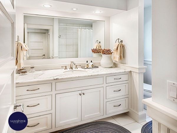 Cape Cod Home 994848