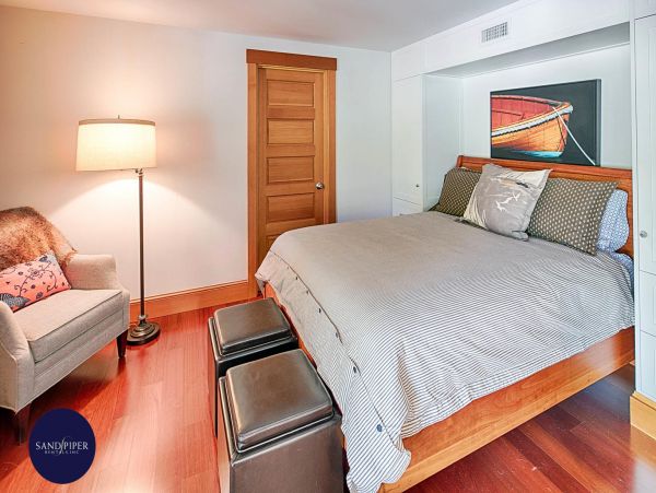 Cape Cod Home 994848