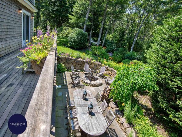 Cape Cod Home 994848