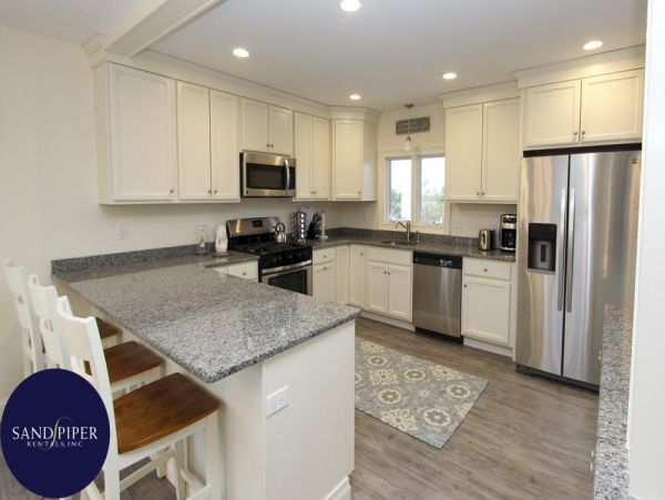 Cape Cod Home 994849