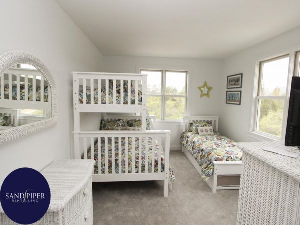 Cape Cod Home 994849