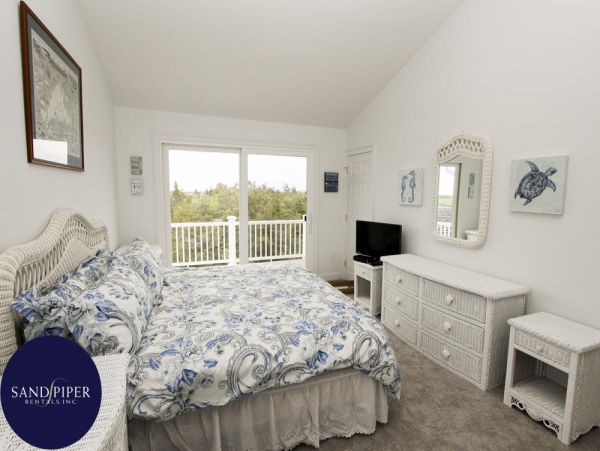 Cape Cod Home 994849