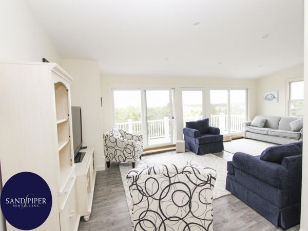 Cape Cod Home 994849