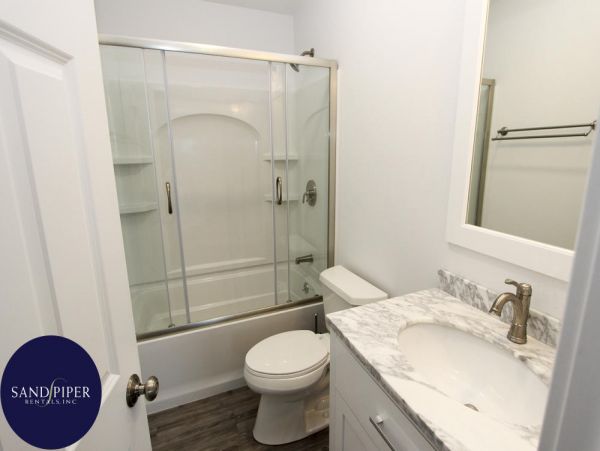Cape Cod Home 994849
